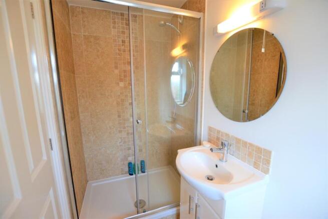 en-suite shower