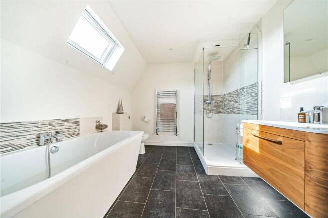 En-Suite Bathroom