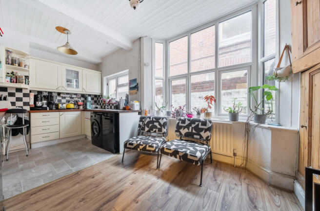 1388383-21-693834...