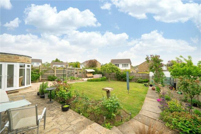 Terrace & Lawn