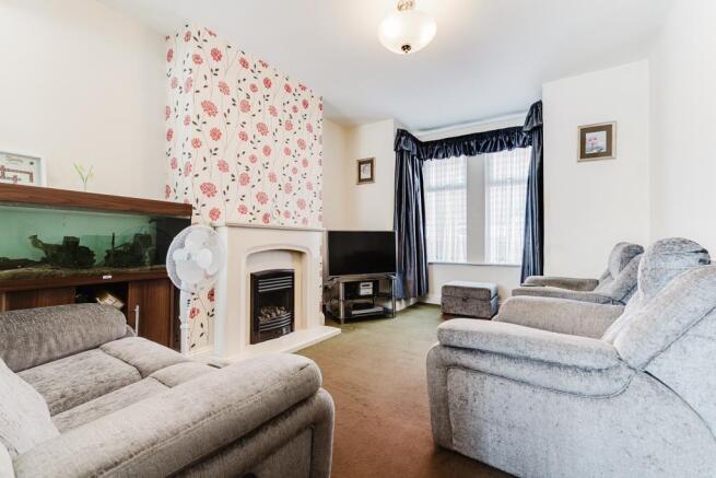 7 Roundhill Road, Kettering-13.jpg