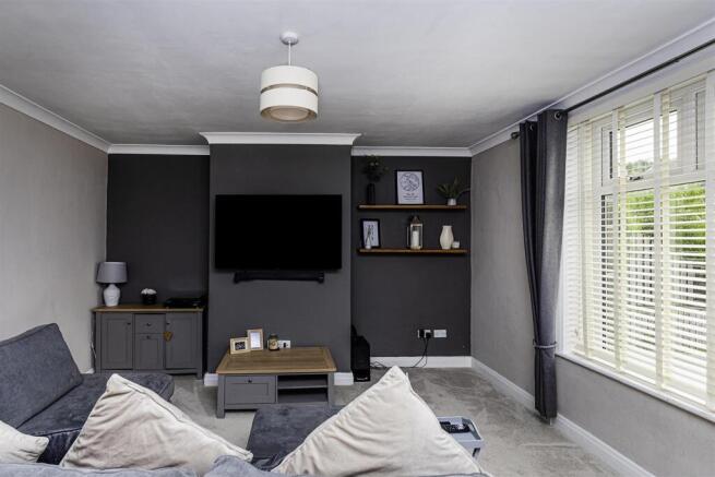 3 bed Semi-Detached for sale Image 7