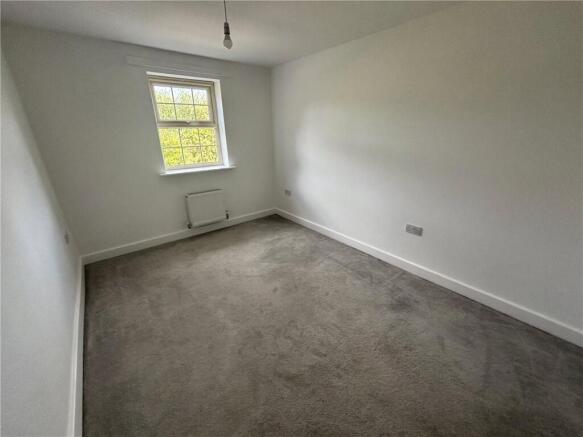 3 bed Terraced to rent Image 8