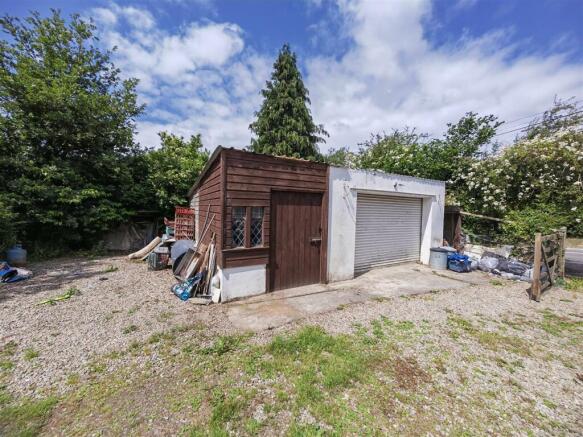 Garage/Workshop