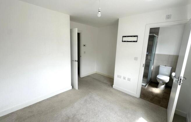 3 bed Semi-Detached for sale Image 4