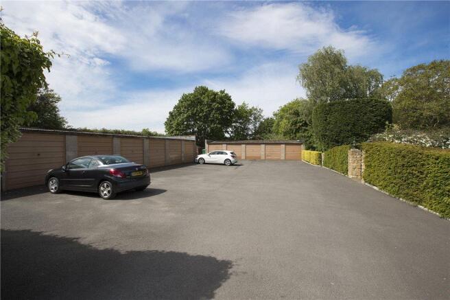 Garage & Parking