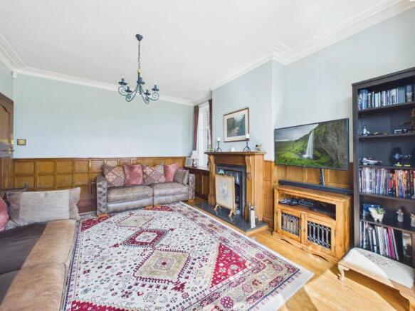 4 bed House for sale Image 4