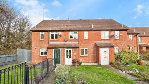 30, Clover Field, Basingstoke RG24 8SR