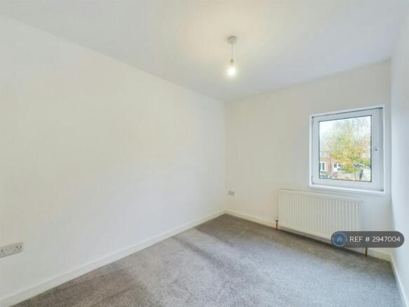 3 bed Semi-Detached to rent Image 5