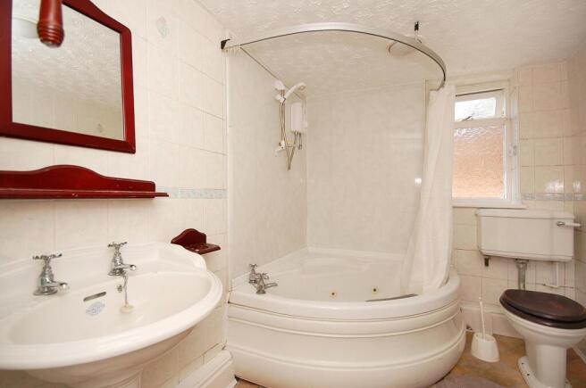1 bed House Share to rent Image 5