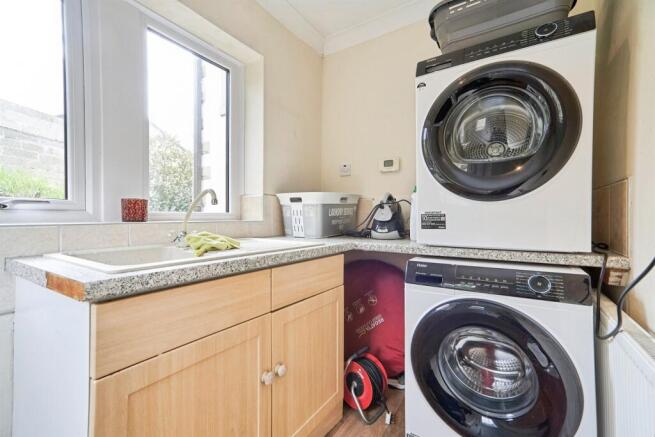 4 bed Detached for sale Image 12
