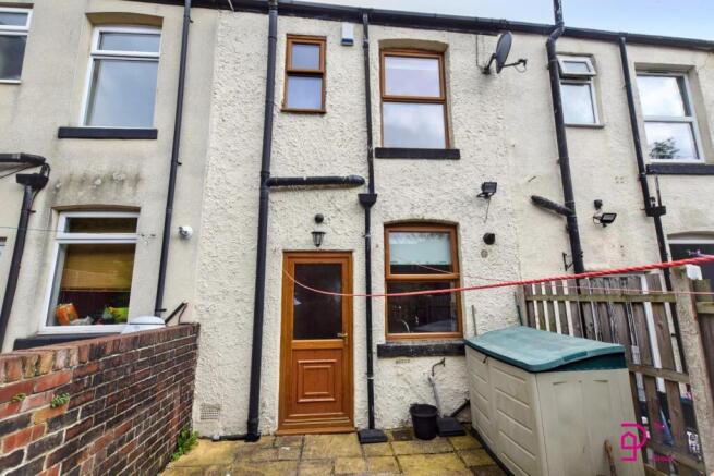 2 bed Terraced to rent Image 12