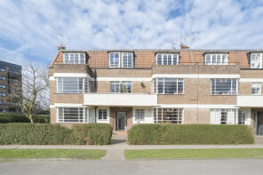 Flat 2, Clissold Court, Greenway Close, Hackney, London N4 2EZ