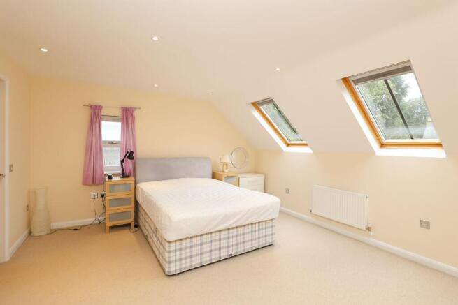 2 bed Flat for sale Image 8