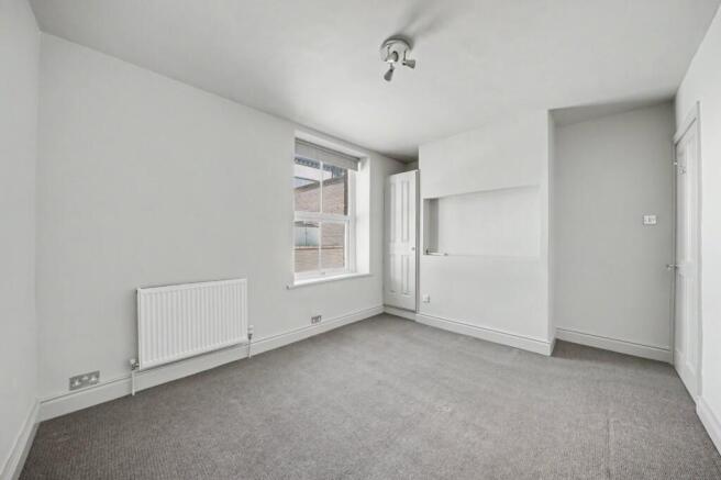 3 bed Terraced for sale Image 10