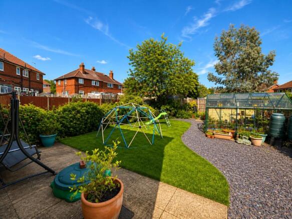 3 bed Semi-Detached for sale Image 11