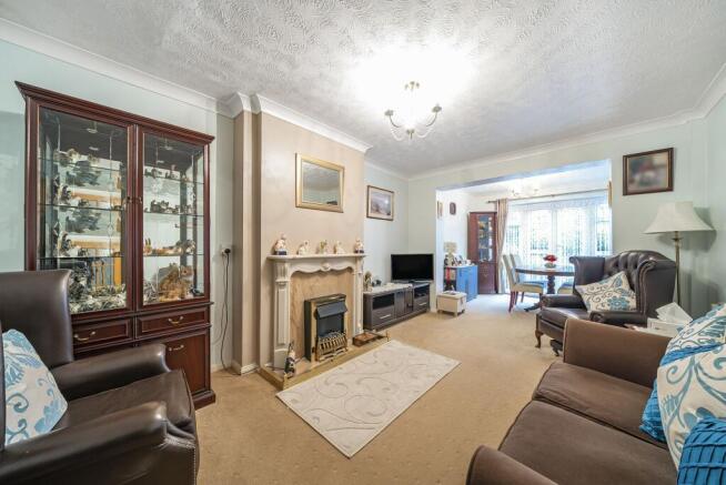 Living Room/Dining Room (1)