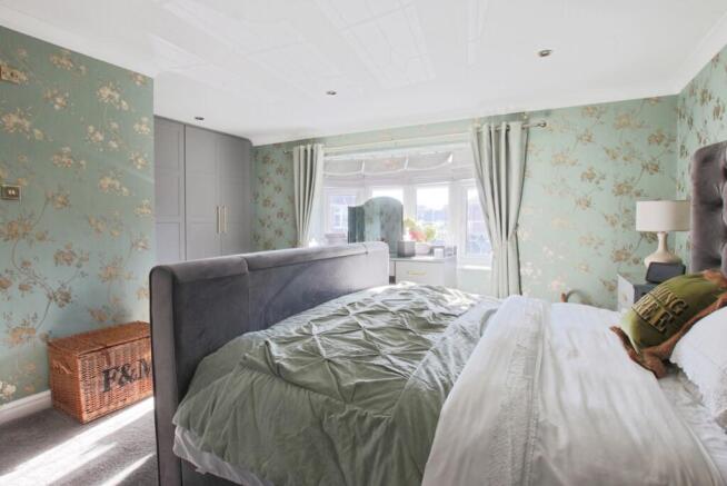 6 bed Detached for sale Image 12