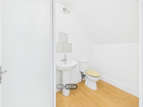 Studio to rent Image 9