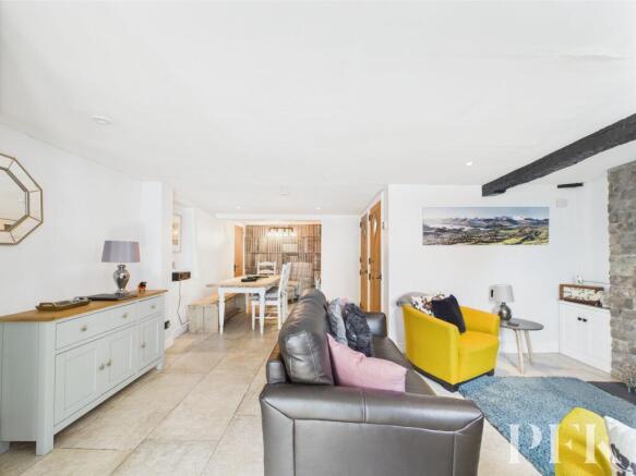 Open Plan Living/Dining Area