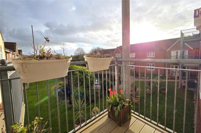 2 bed Apartment for sale Image 5