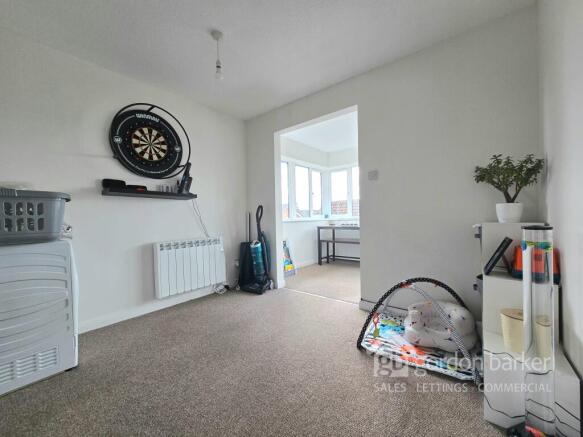 Diamond Close, Fordingbridge, Hampshire, SP6 photo 4