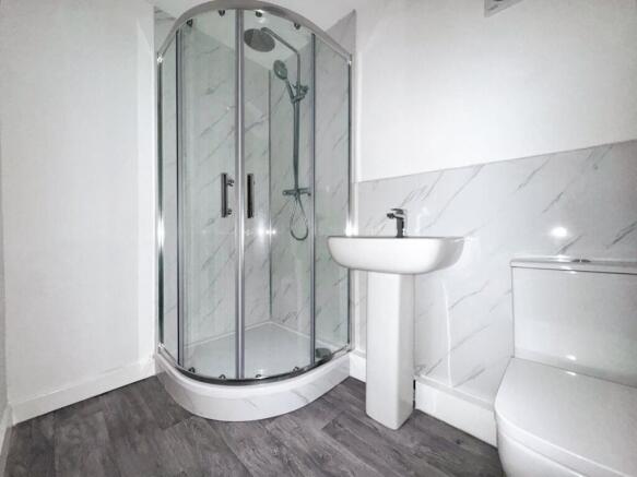 2 bed Apartment to rent Image 4