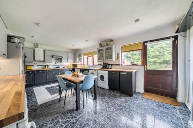 1423126-10-69b028...