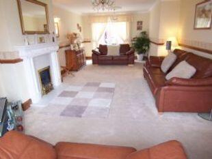 14 runc lounge
