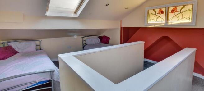 attic bed 3.jpg