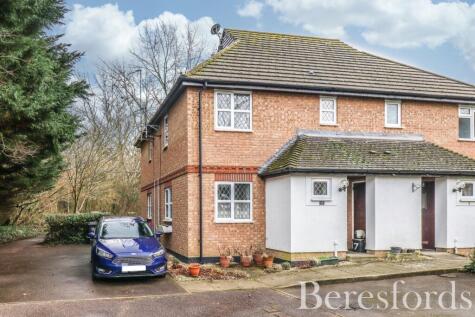 Ash Grove, Dunmow, CM6