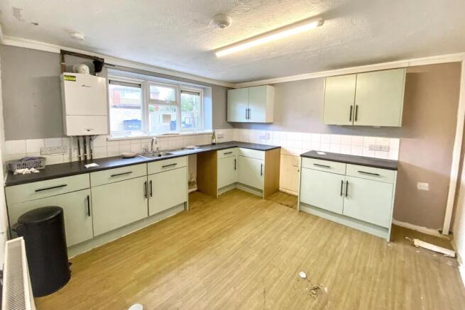 Flat 2, Neeld Crescent, Chippenham, Wiltshire, SN14 0HT