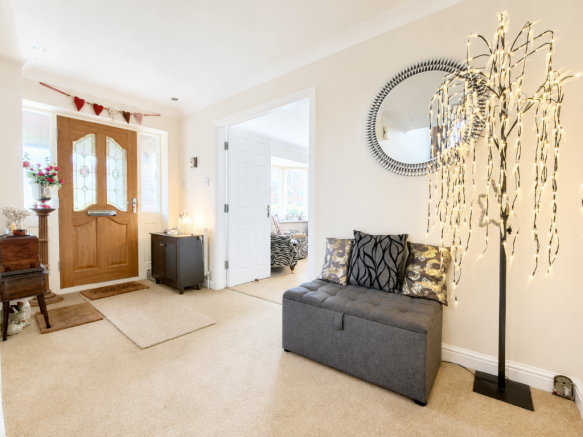 6 bed Detached for sale Image 12