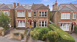 Glenwood Gates, Glenwood Road, London SE6 4NF
