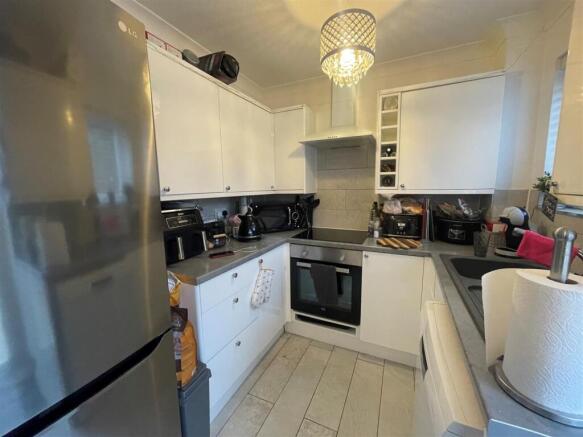 Kitchen 3.jpg