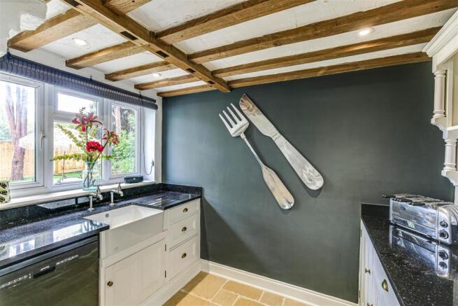 10 Kitchen.jpg