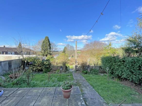 West Mailling Avenue  Garden 3.jpg