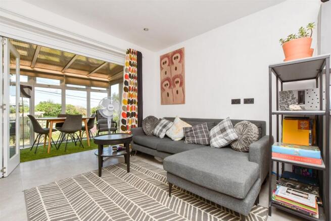 Kitchen/Lounge