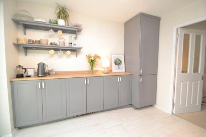 kitchen / breakfast 