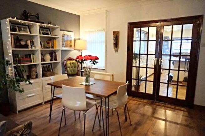 Lounge/Dining Room