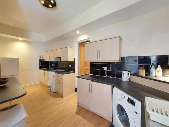 7 bed Terraced for sale Image 5