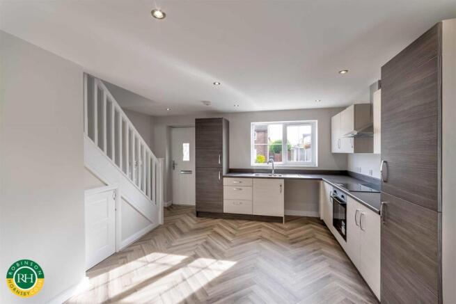 Willow Crescent, Auckley, Doncaster photo 4