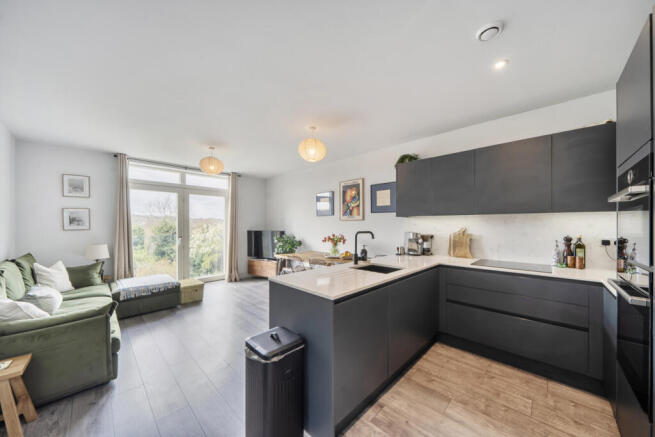 1437028-1-69cbc95...