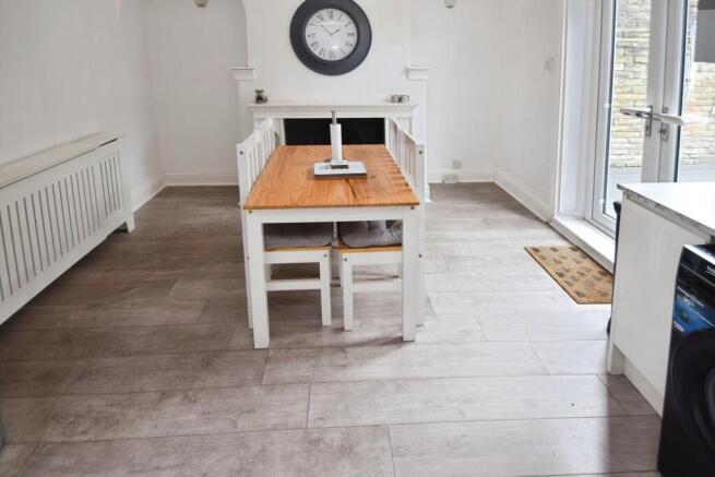 4 bed Terraced for sale Image 5