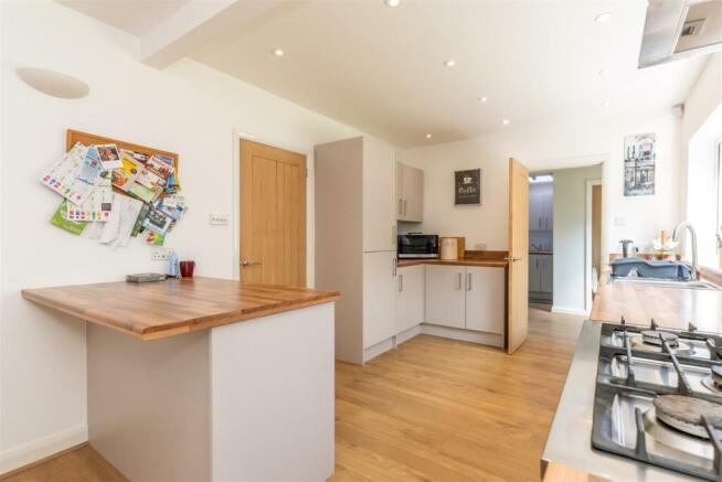 Kitchen/Dining
