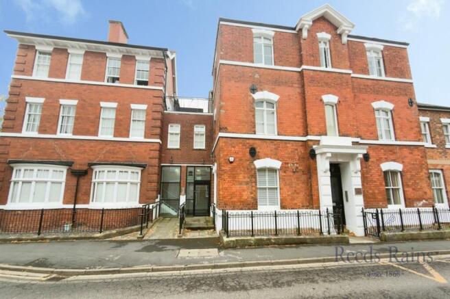 2 bed Apartment for sale Image 6