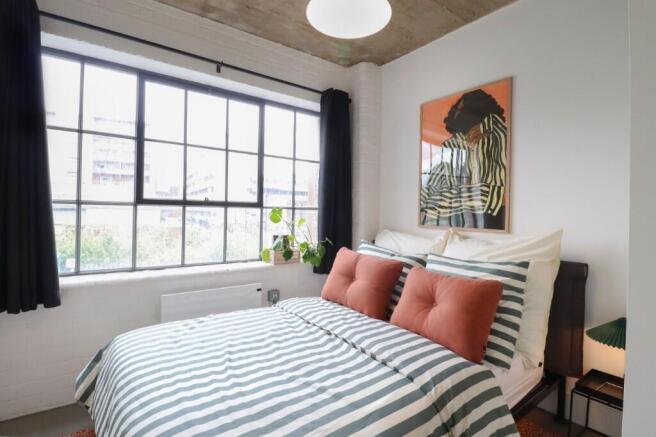 3 bed Apartment to rent Image 11