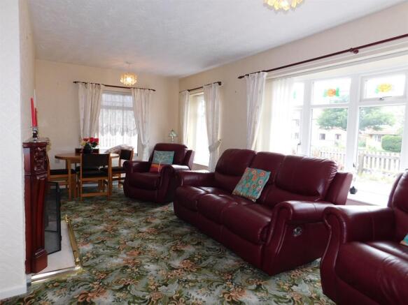 Lounge 1