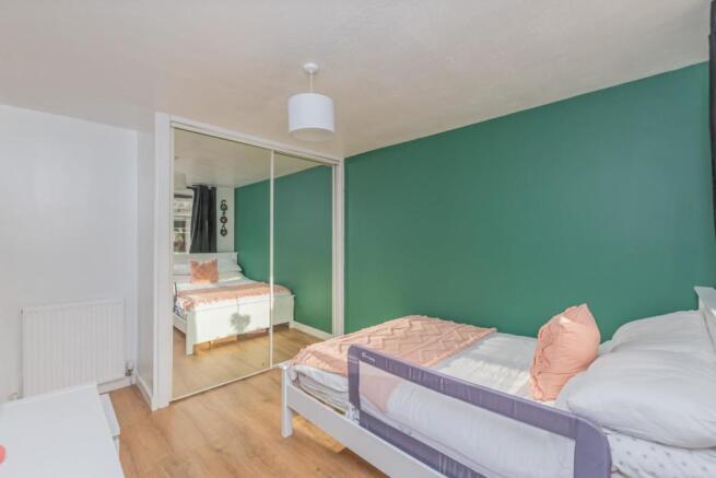 13. Bedroom 1 (2).jpg