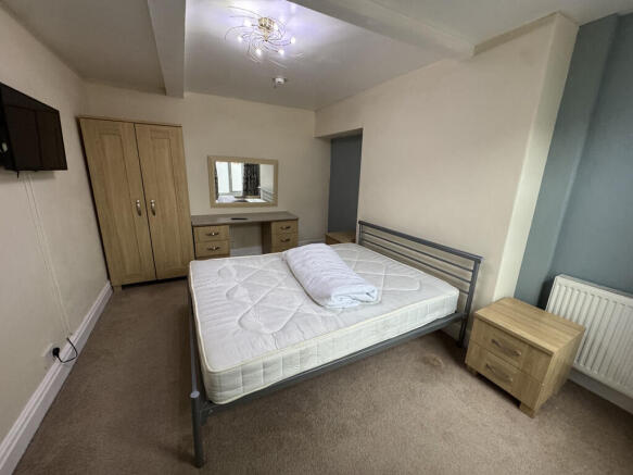 1 bed House Share to rent Image 10